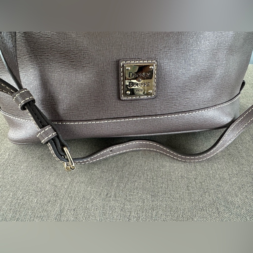 DOONEY & BOURKE Elephant SAFFIANO LEATHER ZIP ZIP SATCHEL - Picture 5 of 7